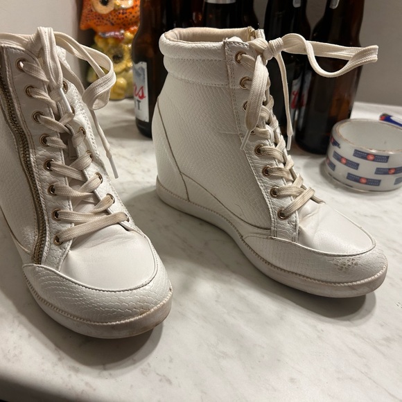 Sneaker boot/ heels - Picture 2 of 4